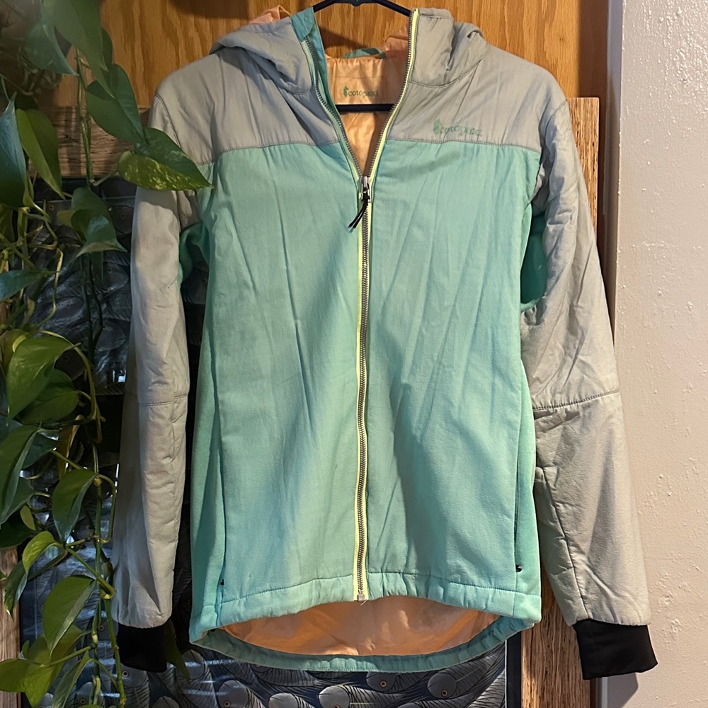 Cotopaxi Mint and Gray hooded insulated jacket